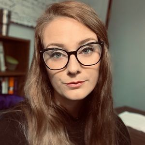 Meet your Posher, Alexandra